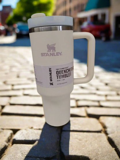Stanley Quencher H2.0 Flow State Tumbler 40oz Cup - Creamy White
